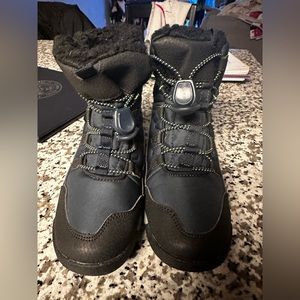 Merrill Kids winter snow boots size 1.
